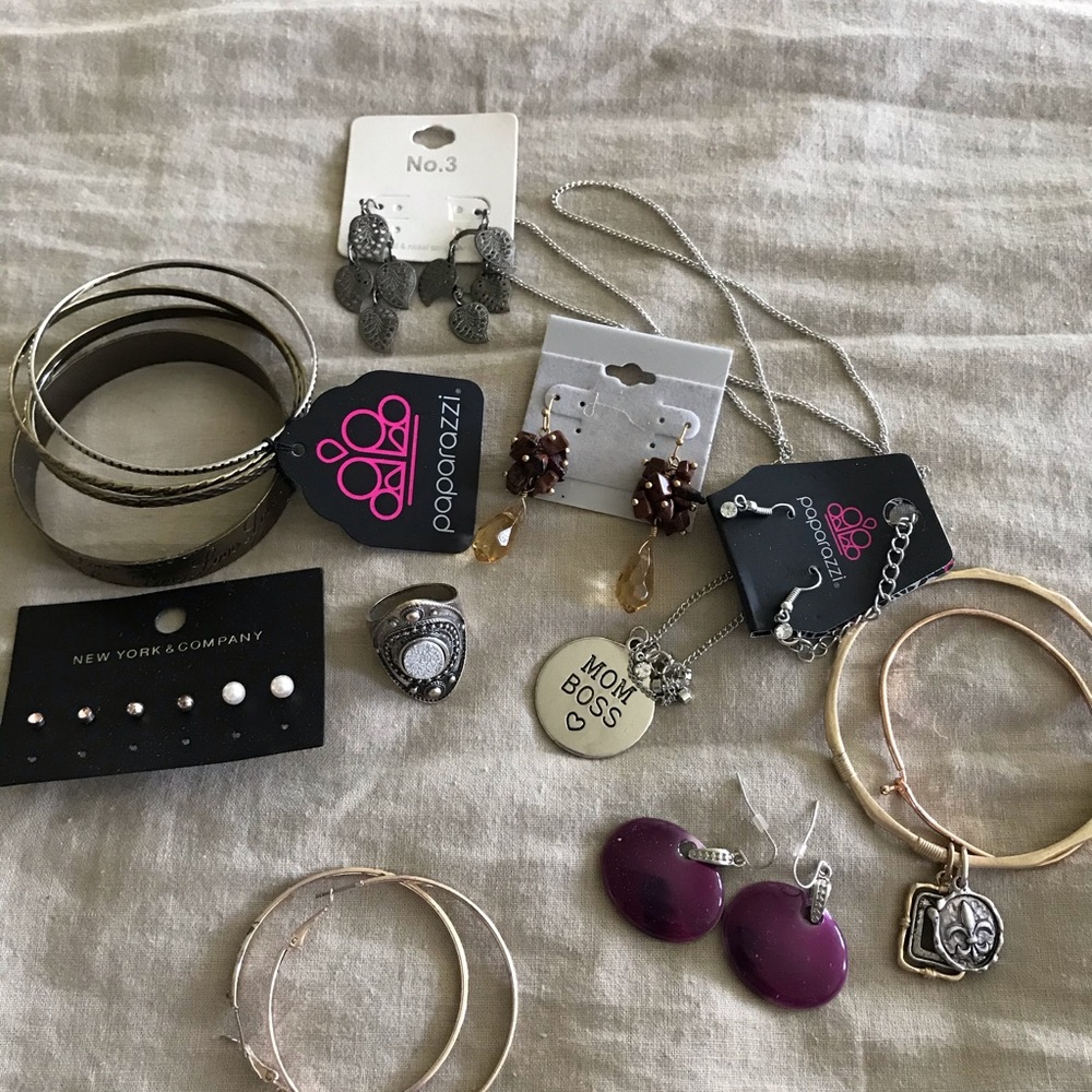 Paparazzi jewelry lot- EUC